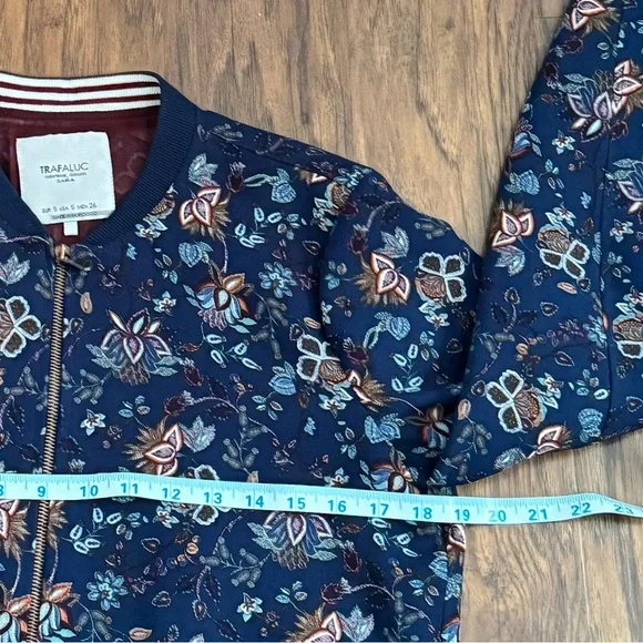 ZARA Trafaluc Floral Bomber Jacket Women’s Small Navy Zip Up Lightweight Trendy - Picture 6 of 8